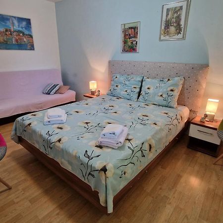 הוילה Valtura Charming Cozy Holliday House 2+2 מראה חיצוני תמונה