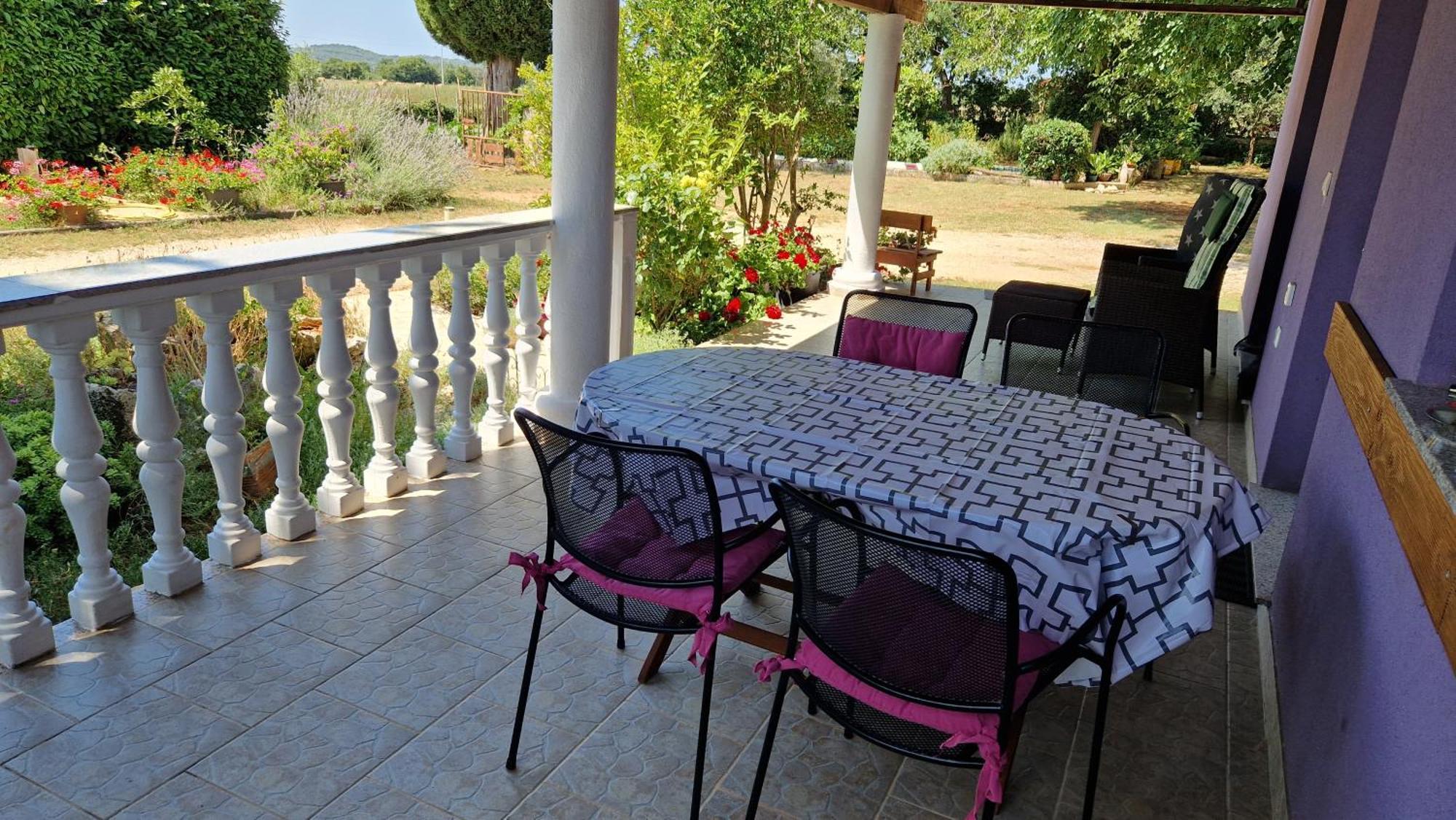 הוילה Valtura Charming Cozy Holliday House 2+2 מראה חיצוני תמונה